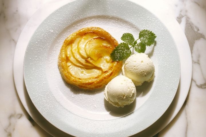 fruit tarts with fig almond spread ice cream